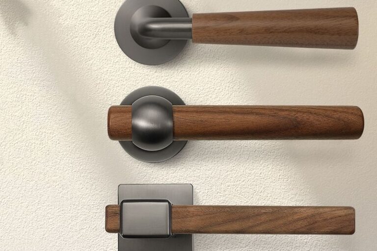 American Walnut Wood Lever Door Handle Supplier with Black Zinc Alloy (1) Wood Lever Door Handle Supplier
