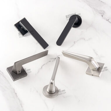 lever handle for modern interiors