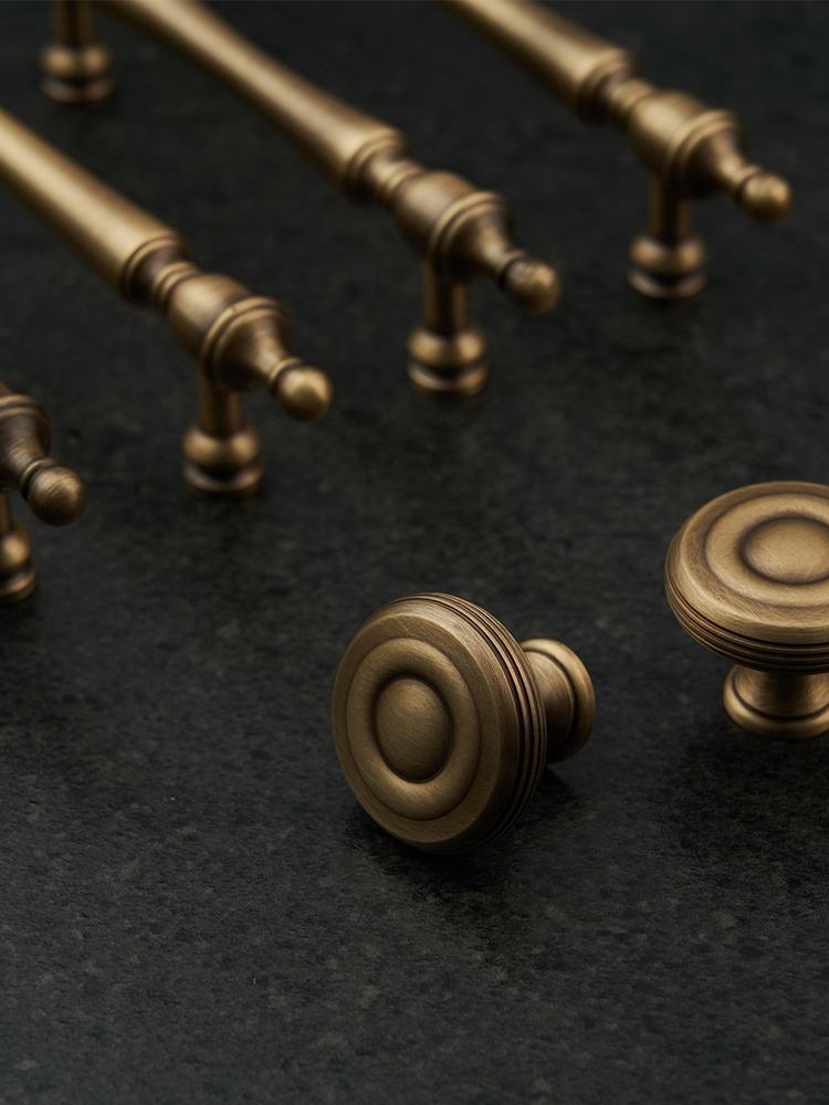 kitchen cabinet handles and knobs