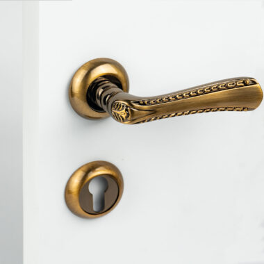 lever handle for wooden door