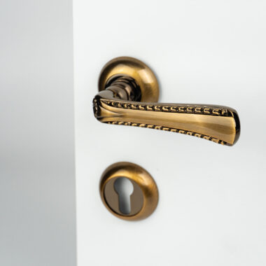 lever handle for wooden door