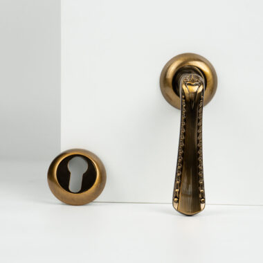 lever handle for wooden door
