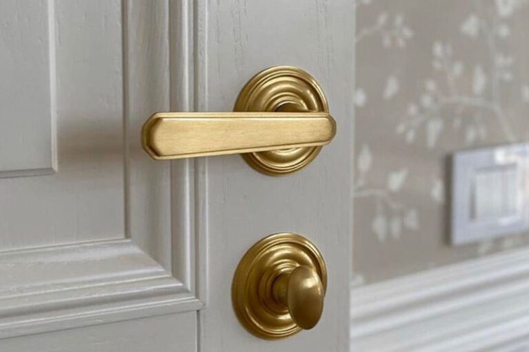 Modern Black Gold Zinc Lever Door Handle Supplier with Glass Fitting (2) Black Gold Lever Door Handle