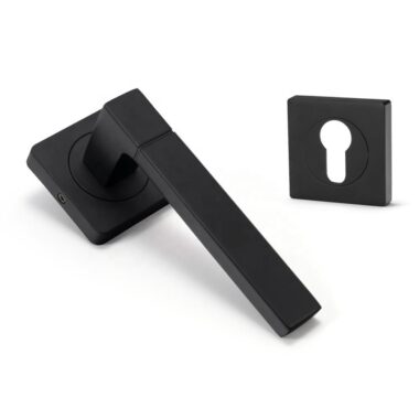 lever door handle for toilet door