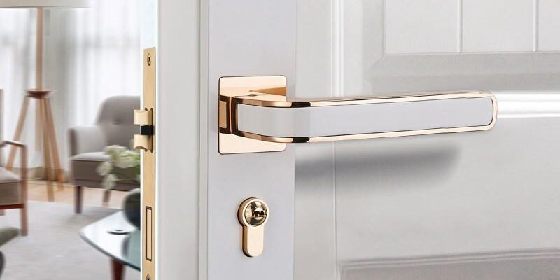 lever door handle with keys